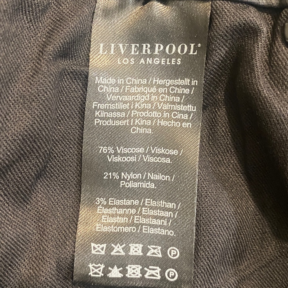 LIVERPOOL Hannah Crop Flare Coated Jean Pants MSRP $109 Women's Size 12/31 - Picture 9 of 9
